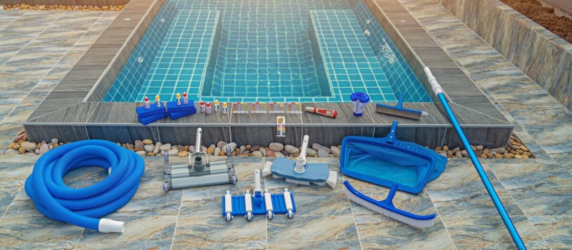 Service and maintenance of the pool.Check the PH of the pool.Liquid test the pH of the pool. Kit care pool.